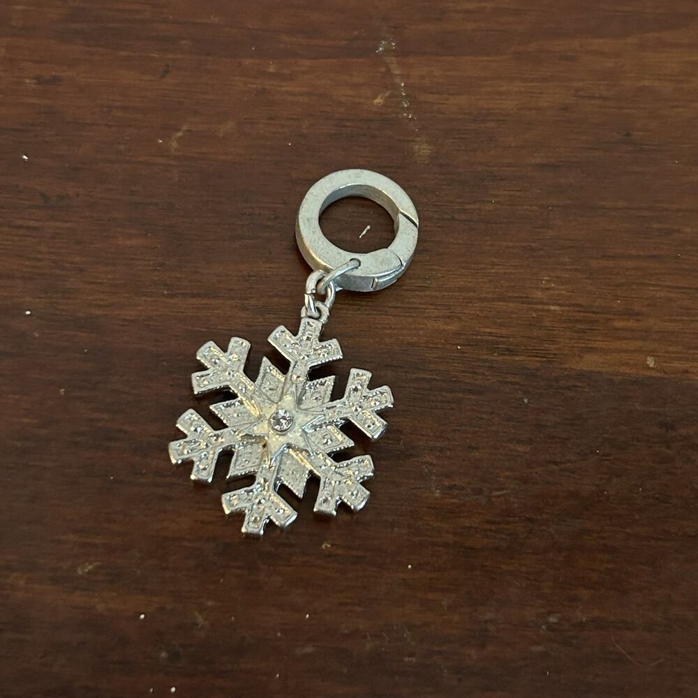 Vintage Snowflake Charm Silver Tone Unmarked